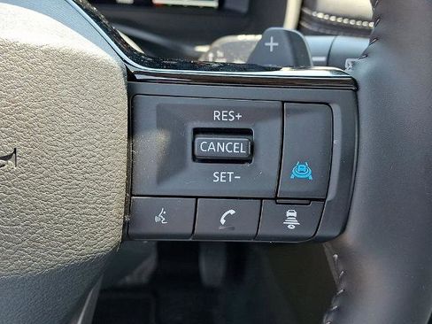Certified 2025 Nissan Rogue Platinum AWD/4WD image 24