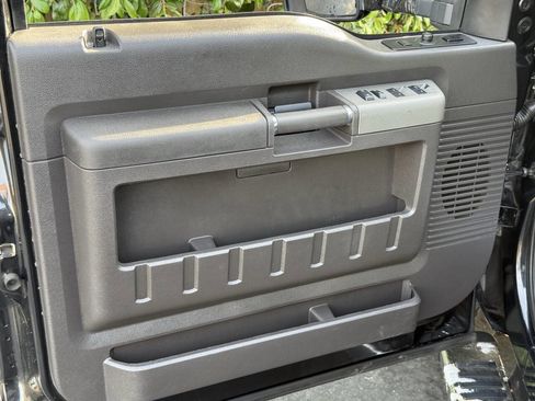 Used 2011 Ford F350 Lariat w/ Chrome Pkg image 14