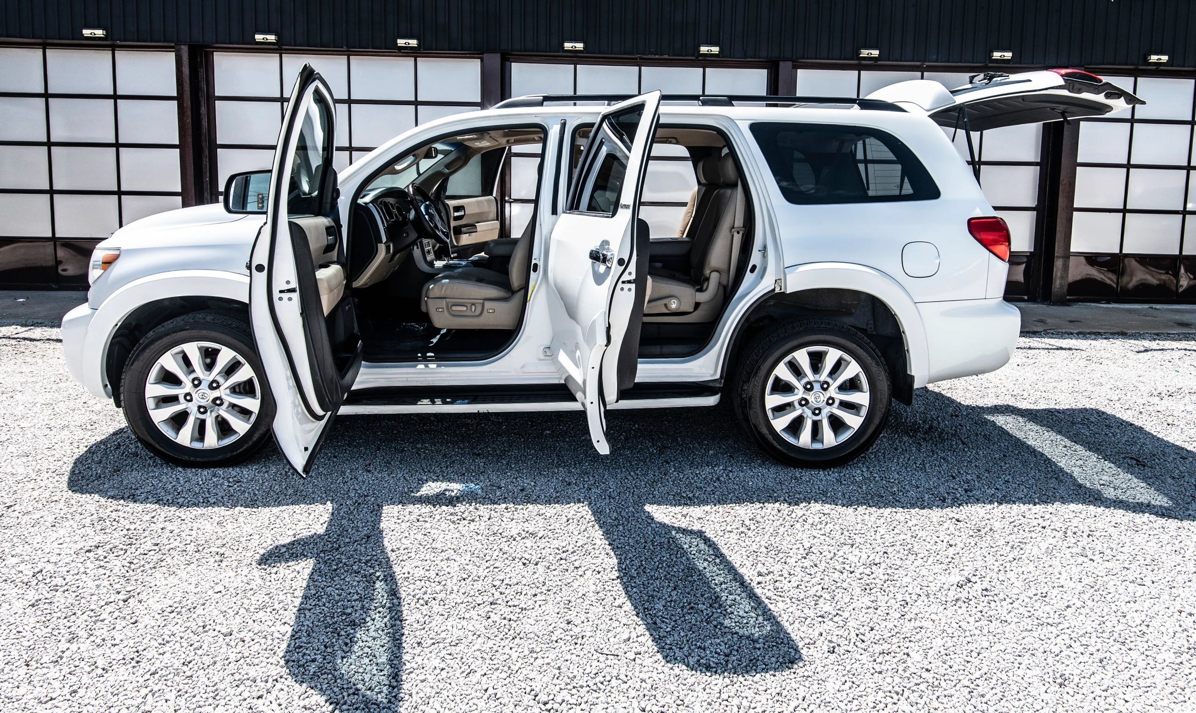 Used 2014 Toyota Sequoia Platinum AWD/4WD image 17