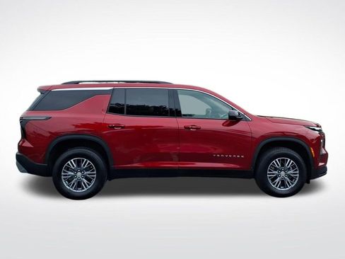 Used 2025 Chevrolet Traverse LT w/ Driver Confidence Package FWD image 4