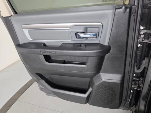 Used 2022 RAM 1500 Classic SLT AWD/4WD image 23