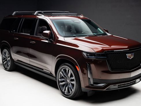 Used 2023 Cadillac Escalade ESV Sport Platinum w/ Heavy-Duty Trailer Package image 41