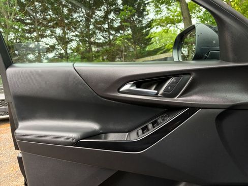 Used 2025 Chevrolet Equinox LT FWD image 18