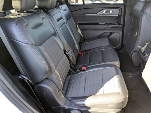 Used 2025 Ford Explorer ST-Line w/ ST-Line Street Pack image 36