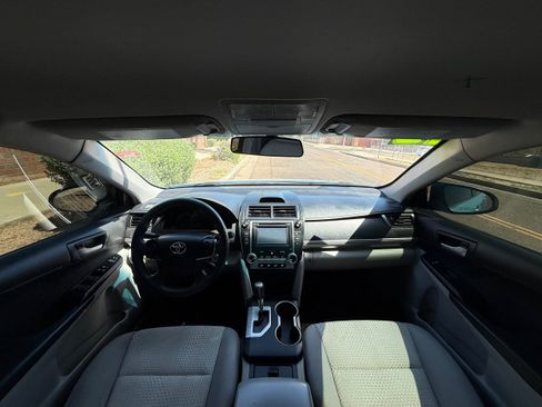 Used 2012 Toyota Camry LE FWD image 13