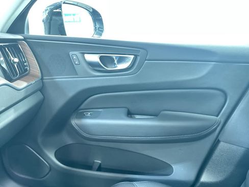 Used 2023 Volvo XC60 B5 Plus image 36