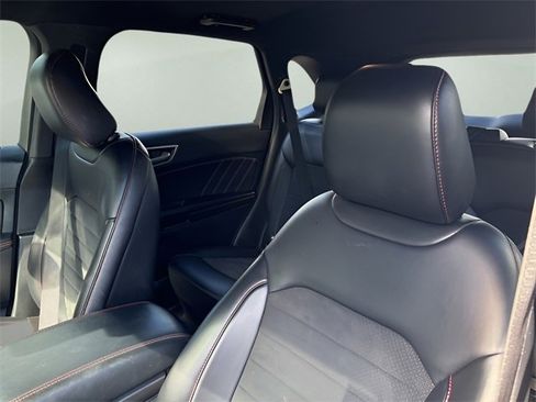 Used 2022 Ford Edge ST-Line image 7