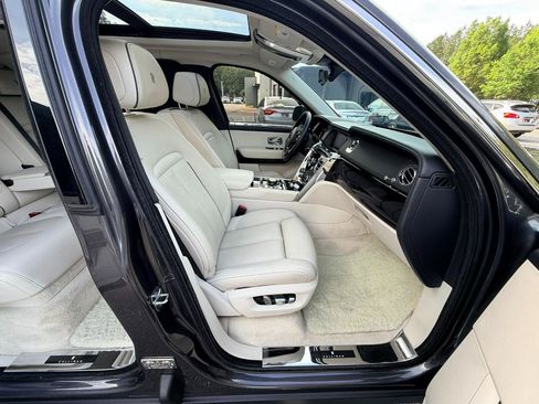 Used 2019 Rolls-Royce Cullinan AWD/4WD image 17