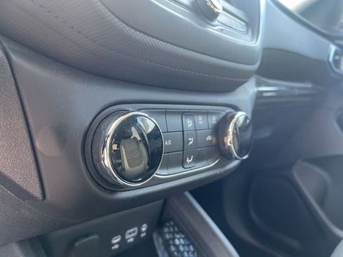 Used 2023 Chevrolet TrailBlazer LS image 11