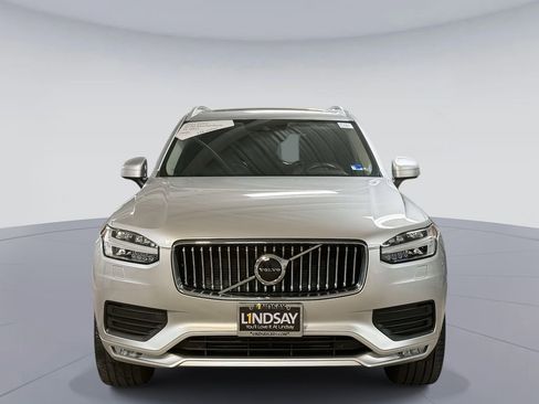 Used 2022 Volvo XC90 T6 Momentum w/ Climate Package image 8