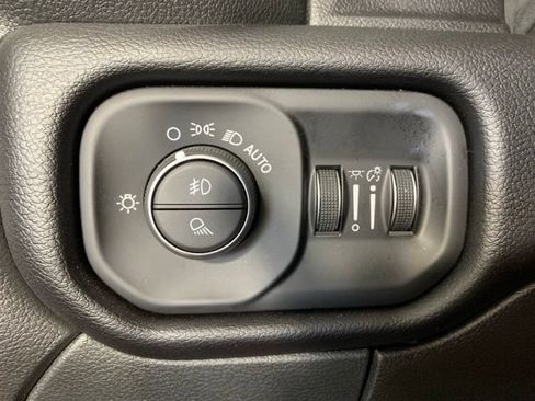 Used 2025 RAM 2500 Laramie AWD/4WD image 25