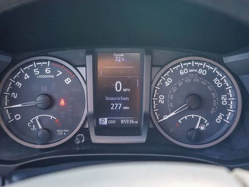 Used 2018 Toyota Tacoma TRD Sport w/ TRD Premium Sport Package image 17