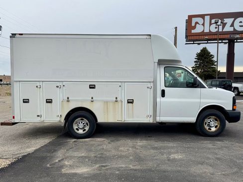 Used 2016 Chevrolet Express 3500 RWD image 45