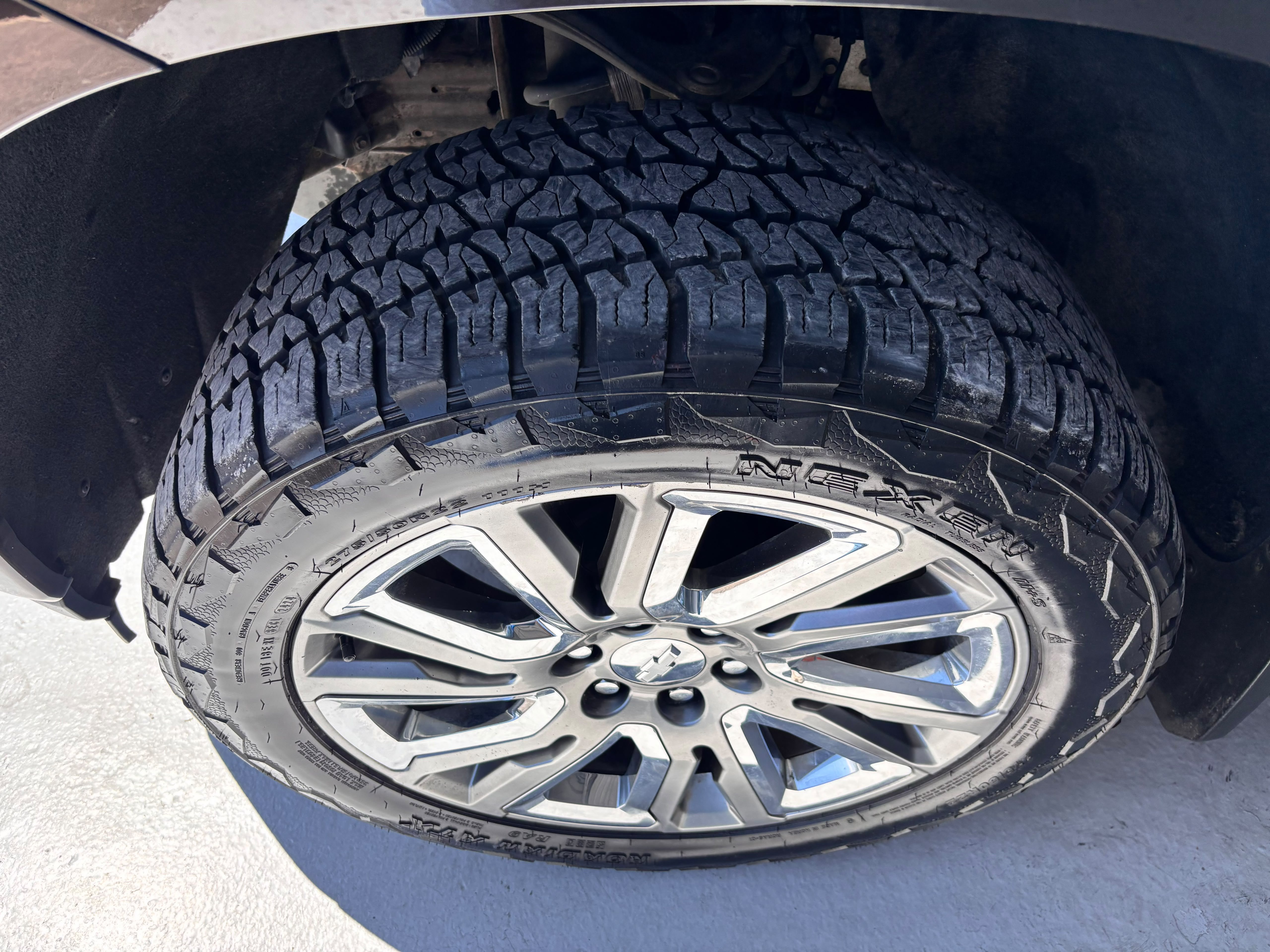 Used 2019 Chevrolet Silverado 1500 High Country w/ High Country Premium Package AWD/4WD image 21