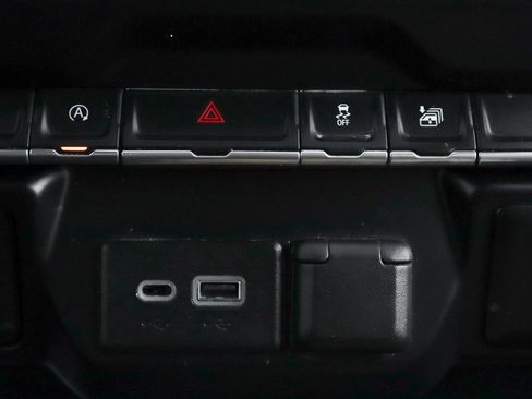 Used 2020 Chevrolet Silverado 1500 LT image 33