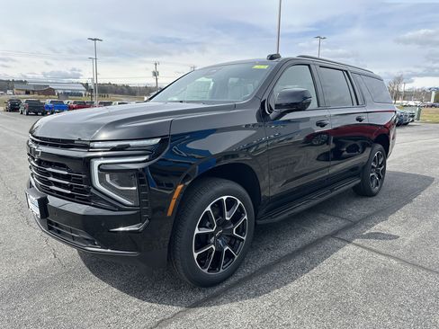 New 2026 Chevrolet Suburban RST w/ Comfort Package AWD/4WD image 4
