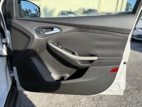 Used 2015 Ford Focus Titanium image 26