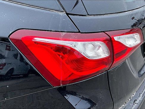 Used 2021 Chevrolet Equinox LS image 22