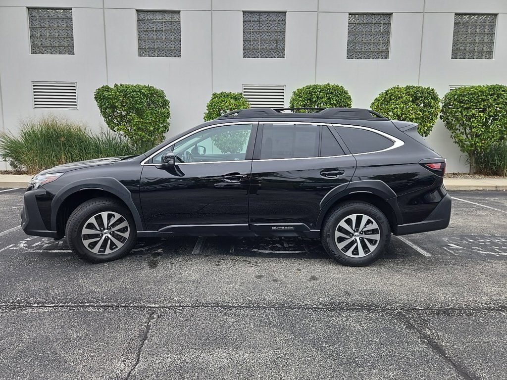 Used 2024 Subaru Outback Premium AWD/4WD image 6