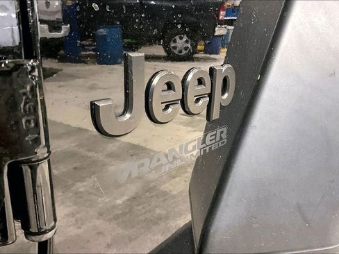 Used 2021 Jeep Wrangler Unlimited Sport image 10