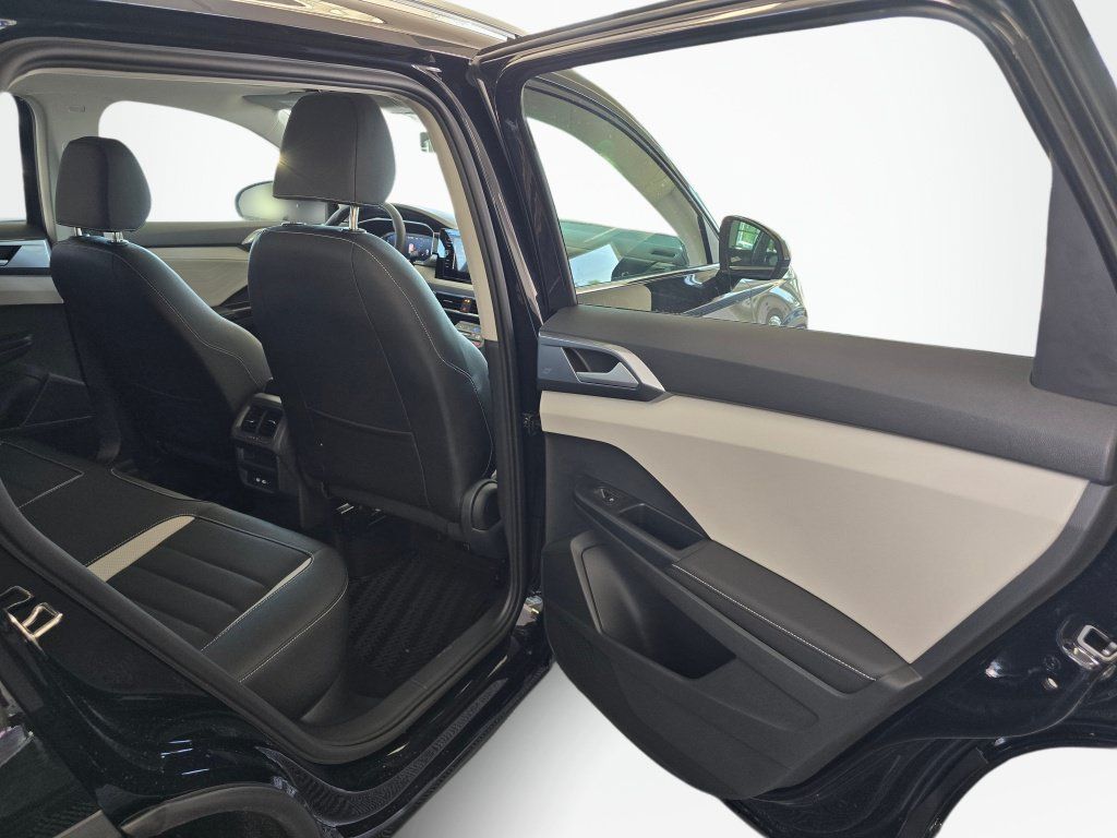 New 2026 Volkswagen Taos SEL AWD/4WD image 36
