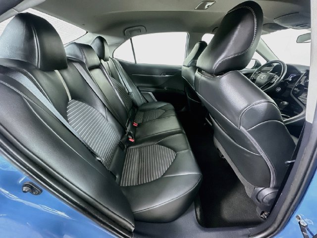 Used 2024 Toyota Camry SE w/ Cold Weather Package FWD image 9