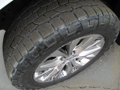 Used 2015 Ford F150 XLT w/ Equipment Group 302A Luxury image 11