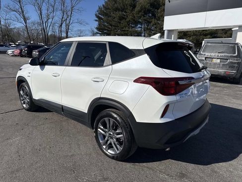 Used 2023 Kia Seltos LX image 3