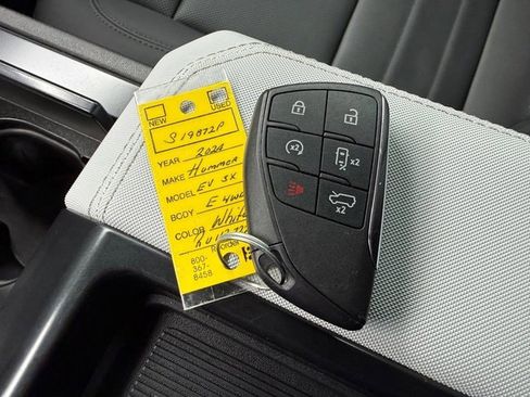 Used 2024 GMC Hummer EV 3X AWD/4WD image 31