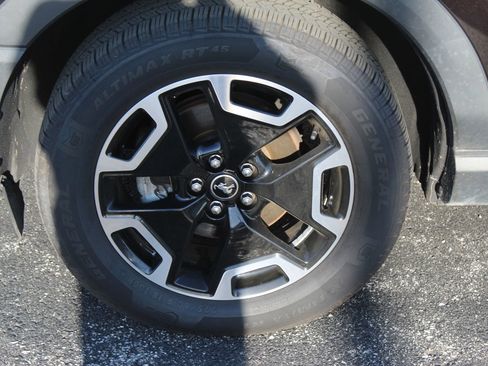Used 2021 Ford Bronco Sport Outer Banks AWD/4WD image 2