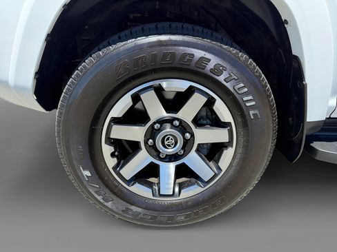 Used 2024 Toyota 4Runner TRD Off-Road AWD/4WD image 9