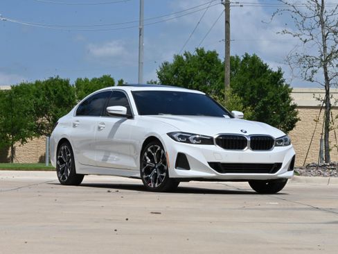 Certified 2025 BMW 330i Sedan w/ Convenience Package RWD image 2