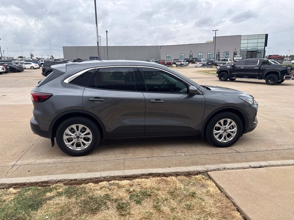 Used 2023 Ford Escape Active w/ Tech Pack #2 AWD/4WD image 5