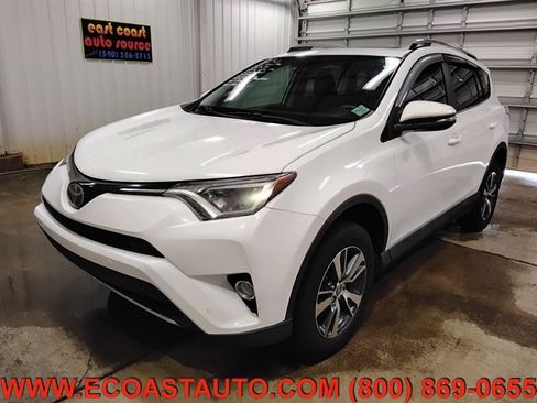 Used 2018 Toyota RAV4 XLE image 4