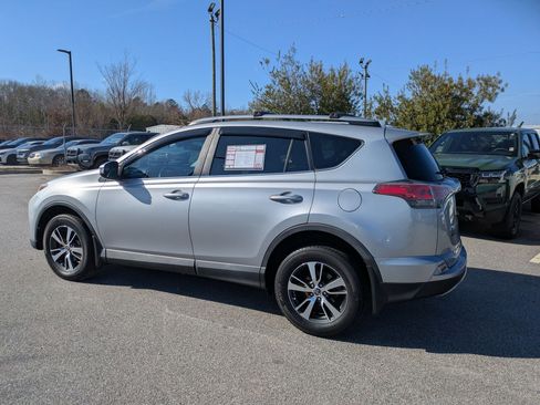 Used 2017 Toyota RAV4 XLE image 6