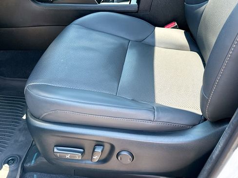 Used 2023 Lexus GX 460 Premium w/ Premium Plus Package AWD/4WD image 9