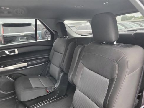 Certified 2022 Ford Explorer XLT image 8