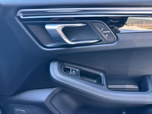 Used 2019 Porsche Macan AWD/4WD image 20