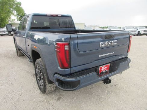 New 2026 GMC Sierra 3500 Denali Ultimate AWD/4WD image 7