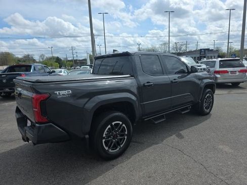 Certified 2025 Toyota Tacoma TRD Sport image 4