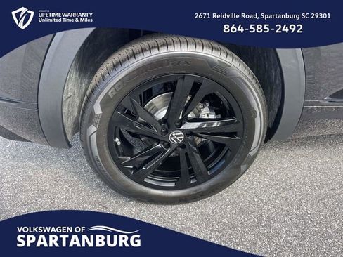 New 2026 Volkswagen Atlas Cross Sport SEL R-Line image 7