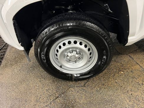 Used 2025 Toyota Tacoma SR image 31