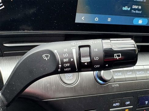 Used 2025 Hyundai Kona SEL image 24