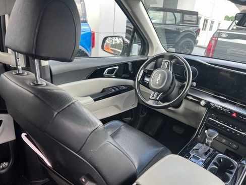 Used 2024 Kia Carnival SX Prestige FWD image 9