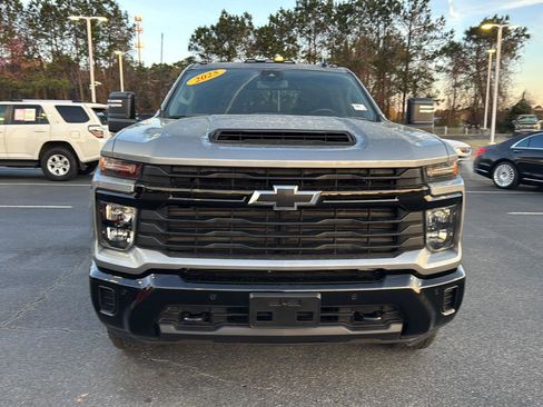 Used 2025 Chevrolet Silverado 2500 Custom w/ Custom Value Package image 7