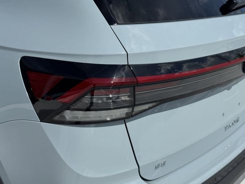 New 2025 Volkswagen Taos SE image 9