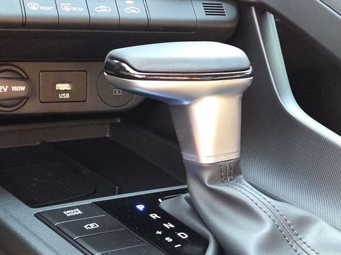 Certified 2025 Hyundai Elantra Sport image 21