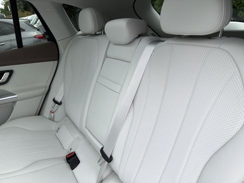 Certified 2025 Mercedes-Benz EQE 350+ 4MATIC SUV w/ Driver Assistance Package image 33