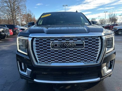 Used 2021 GMC Yukon Denali w/ Denali Premium Package image 2