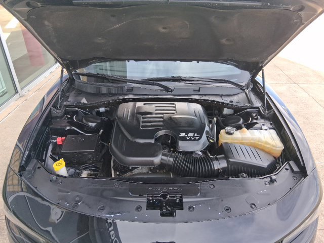 Used 2023 Dodge Charger SXT RWD image 4